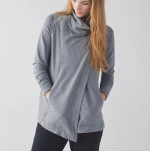 Lululemon Coast Wrap – Heathered Mod Medium Grey